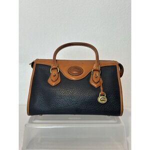 Vtg Dooney & Bourke All Weather Leather Zippered Pebbled Handbag Black